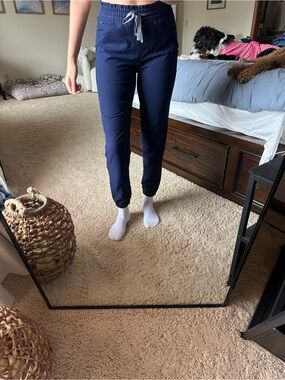 Woman’s Navy Figs scrubs